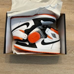 Men’s Air JORDAN 1  Retro OG High ELECTRO ORANGE